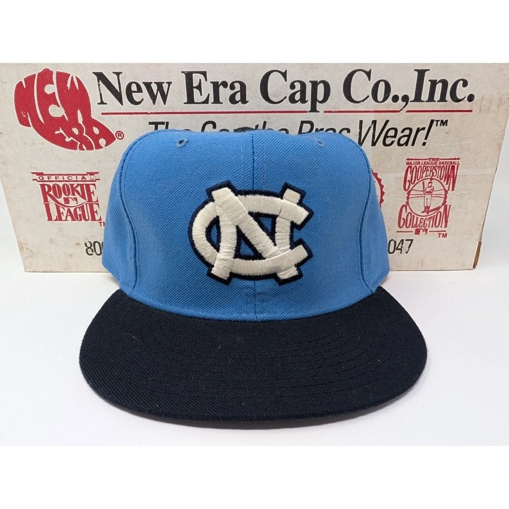 VINTAGE UNC Tar Heels Hat Cap Fitted Mens 7 1/2 NCAA Basketball 5950 New Era 90s